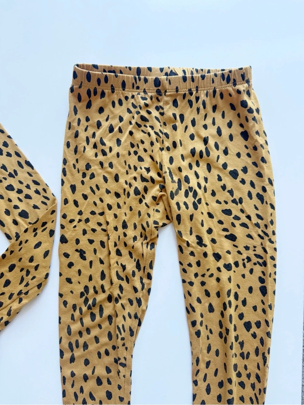 Kyte Baby Marigold Cheetah Bamboo Pajamas Size 4T